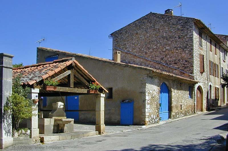 Maison De Village Centre Quinson Esterno foto