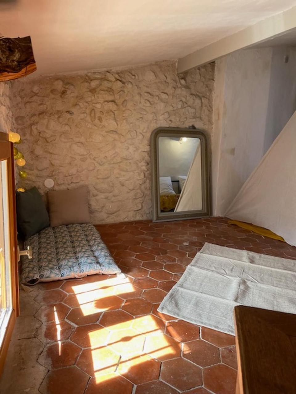 Maison De Village Centre Quinson Esterno foto