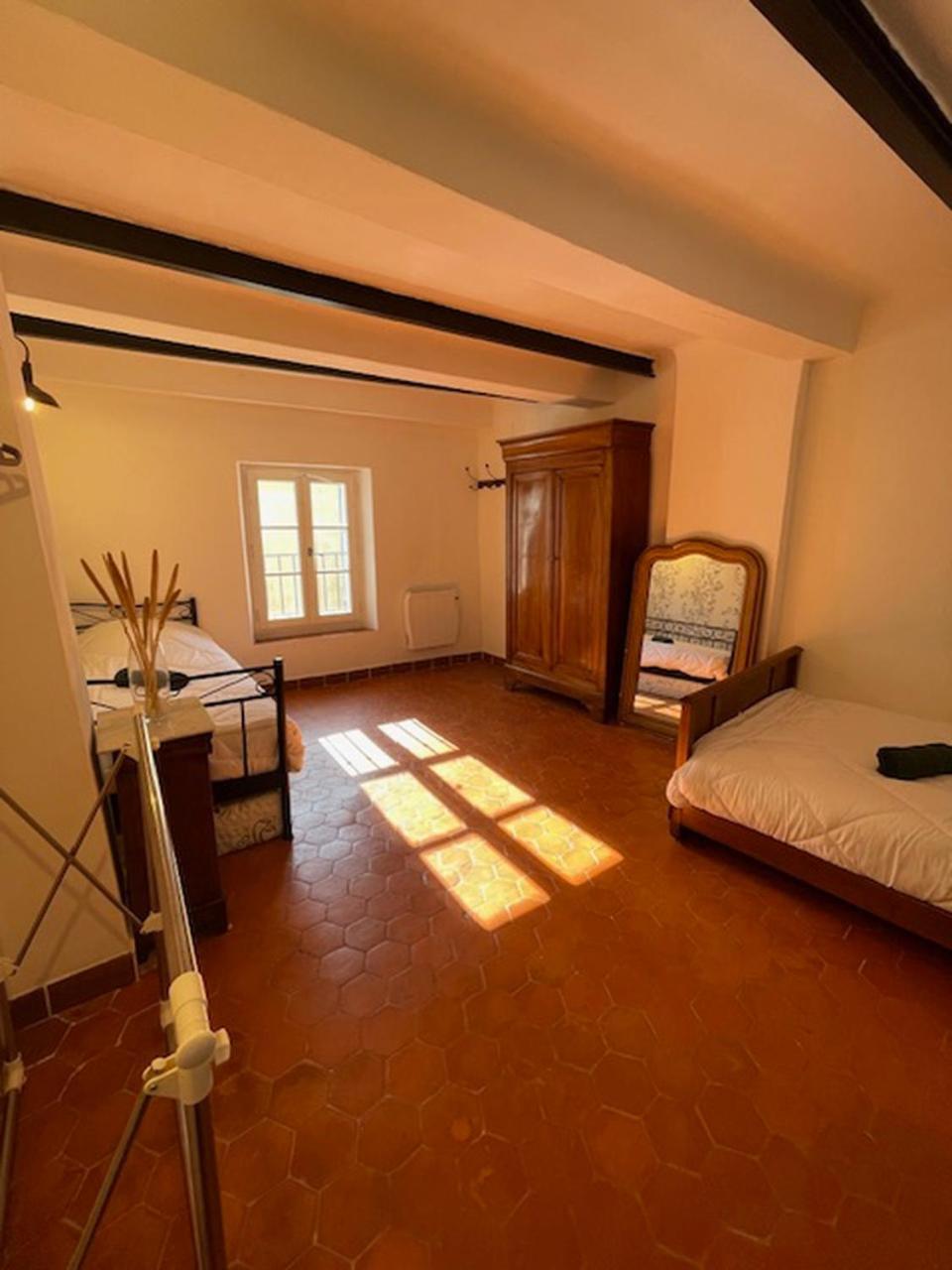 Maison De Village Centre Quinson Esterno foto